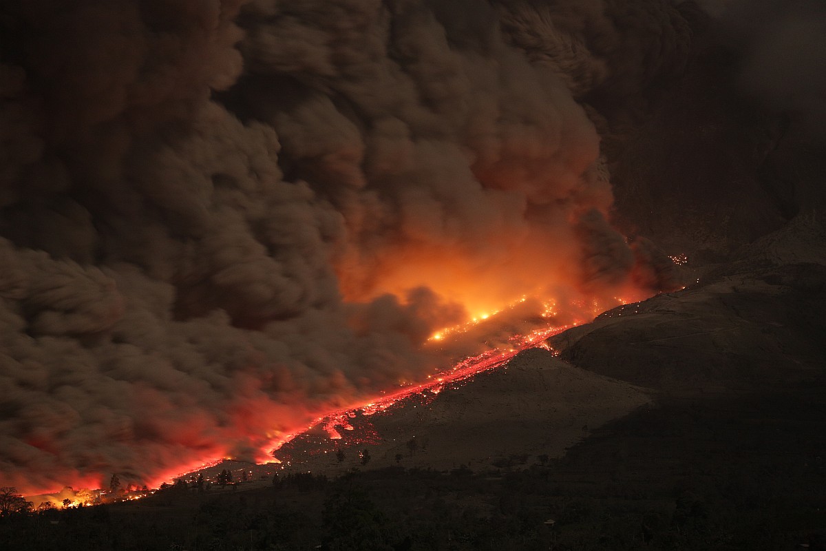 Vulkan Mt.Sinabung, Sumatra, Pyroklastischer Strom