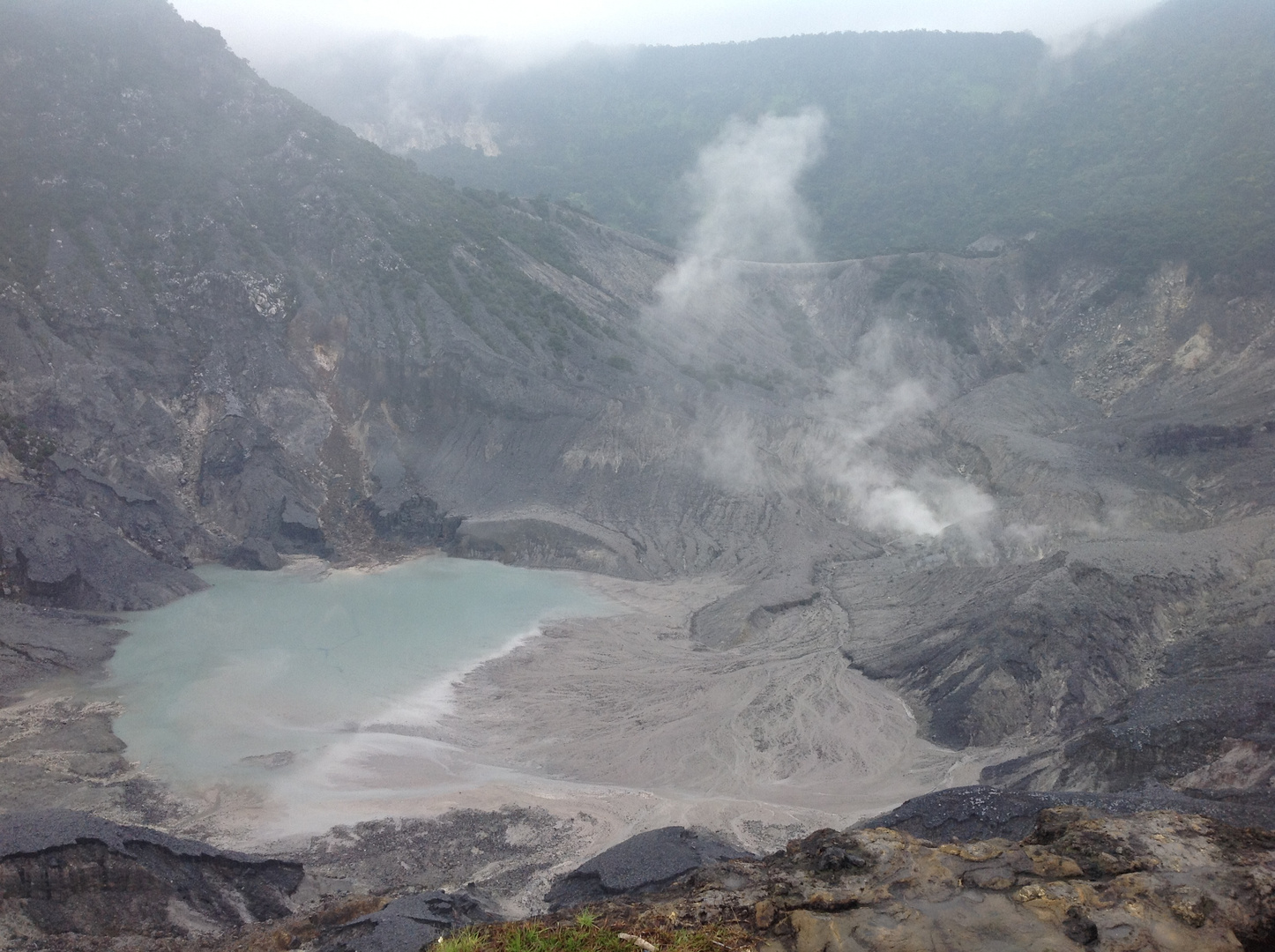 Vulkan Tangkuban Perahu, Java / Indonesien