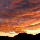 Vulkanausbruch aus Wolken