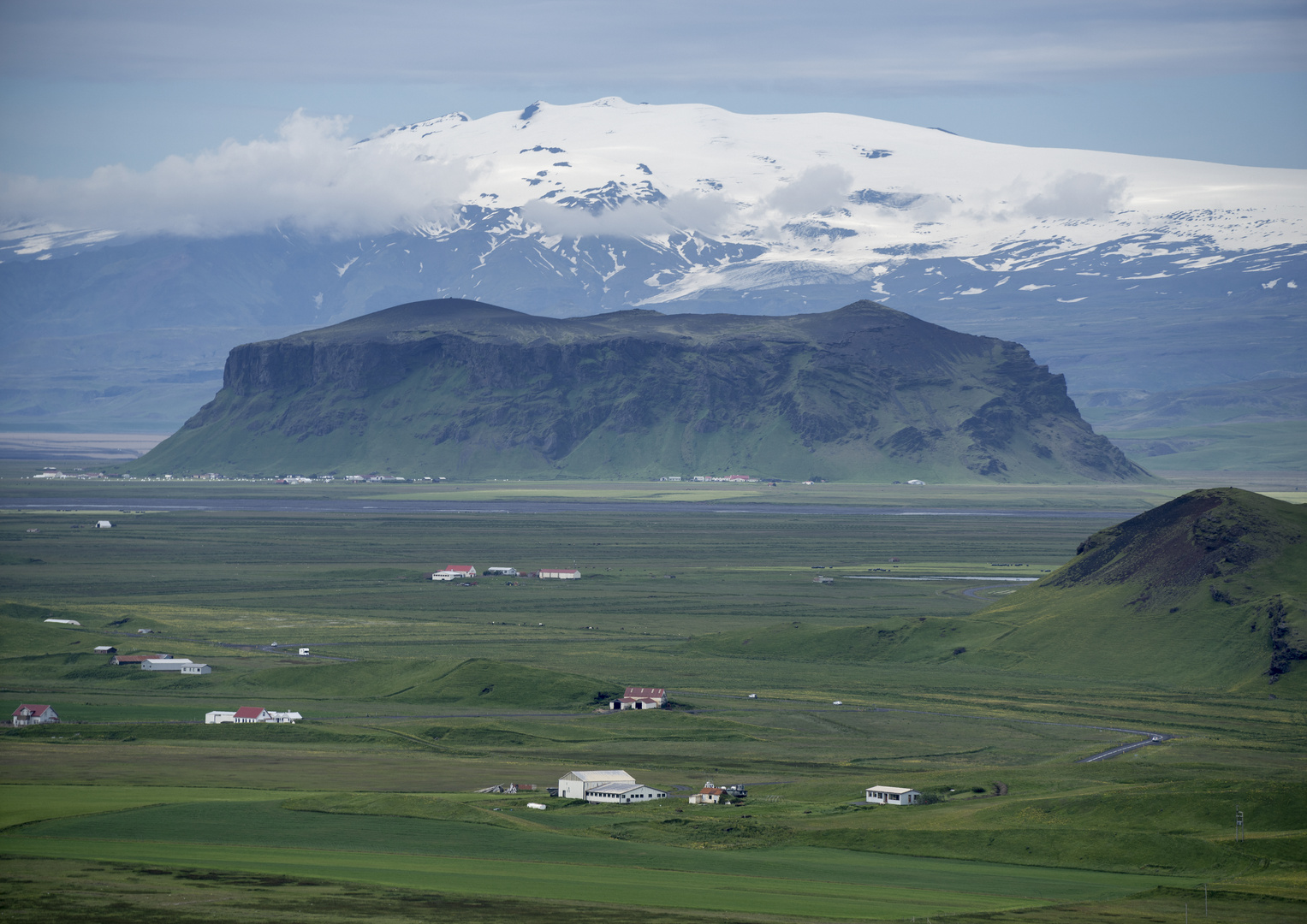 Vulkane Island; Mýrdalsjökull von Dyrhólaey gesehen