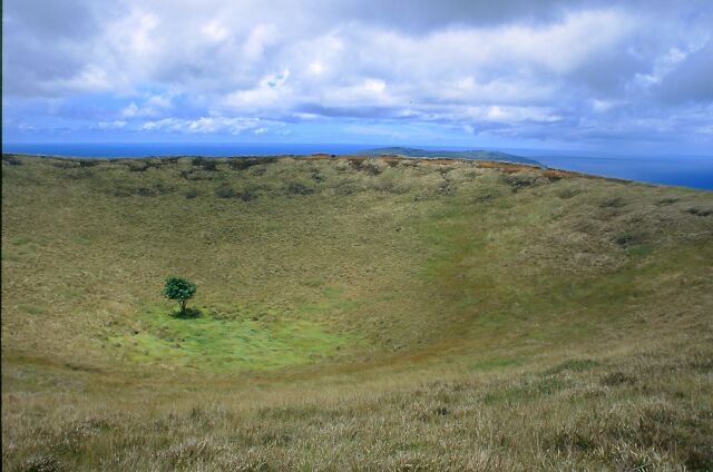 Vulkankrater auf Rapa Nui