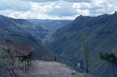 Vulkanlandschaft am Rio Aguacatal, Süd-Kolumbien