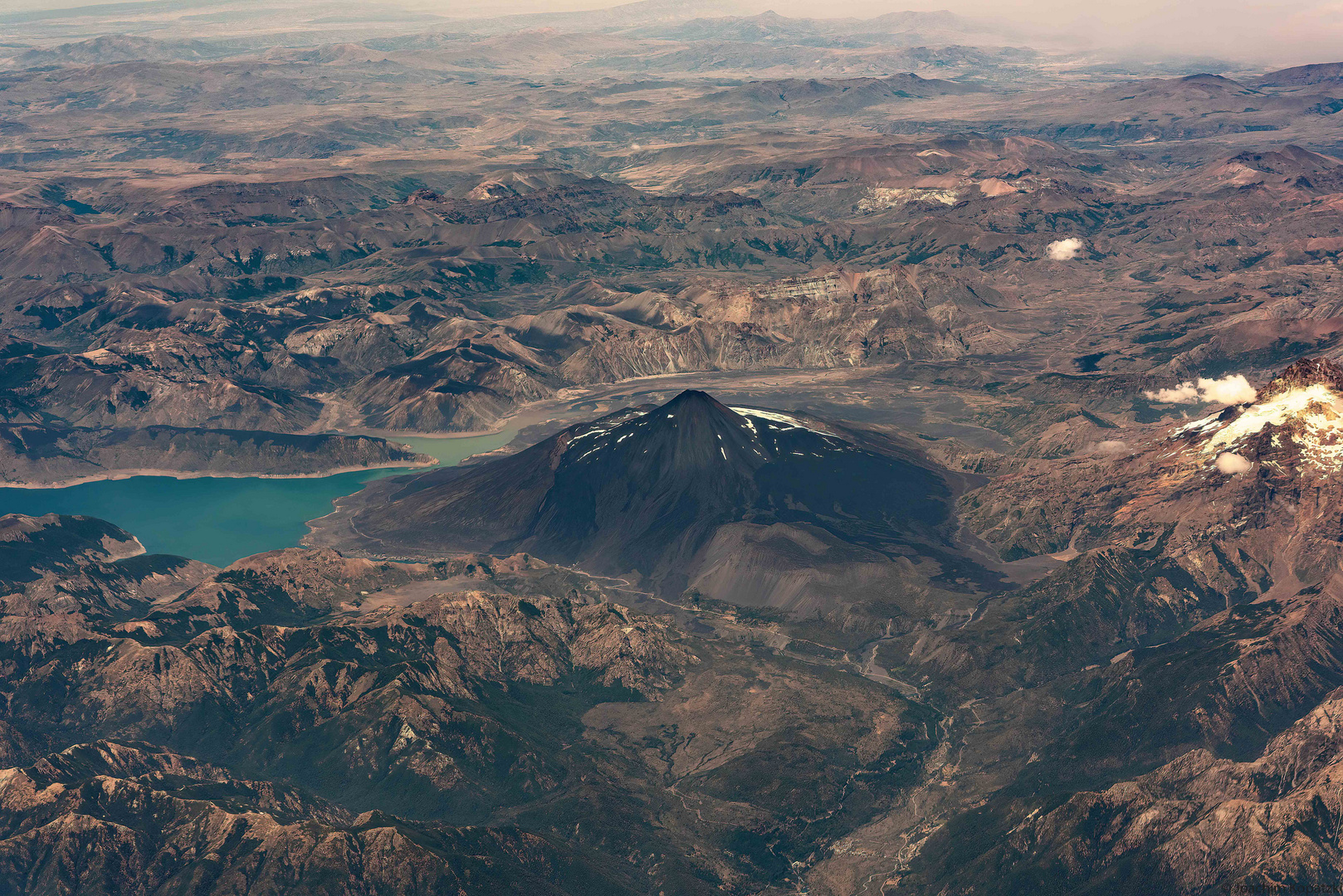 Vulkanlandschaft in den Anden, Chile