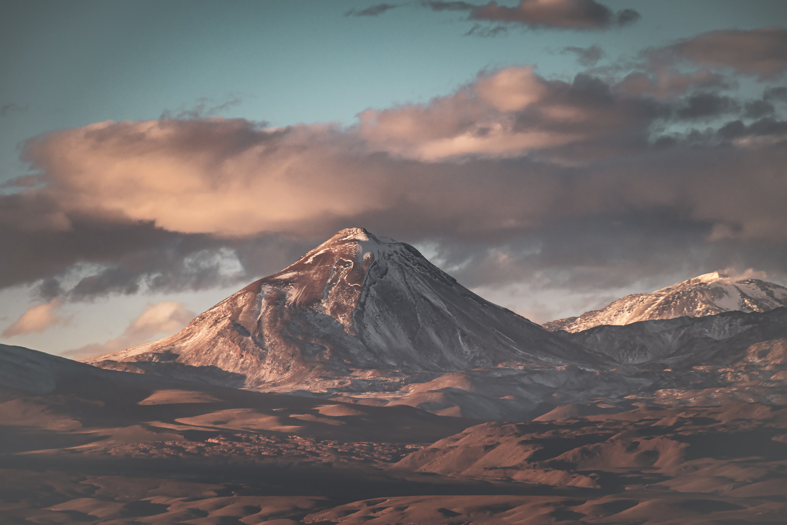 Vulkanlandschaft in der Atacama-Wüste