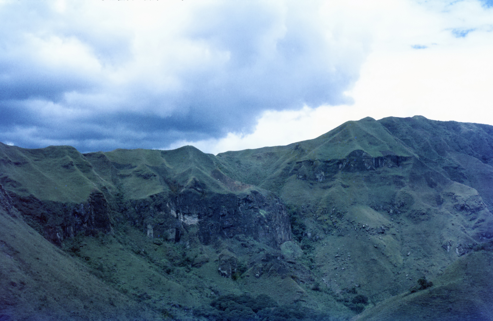 Vulkanlandschaft in der Zentralkordillere Süd-Kolumbiens