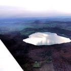 Vulkansee bei Maria Laach mit Blick in das Eifelgebirge