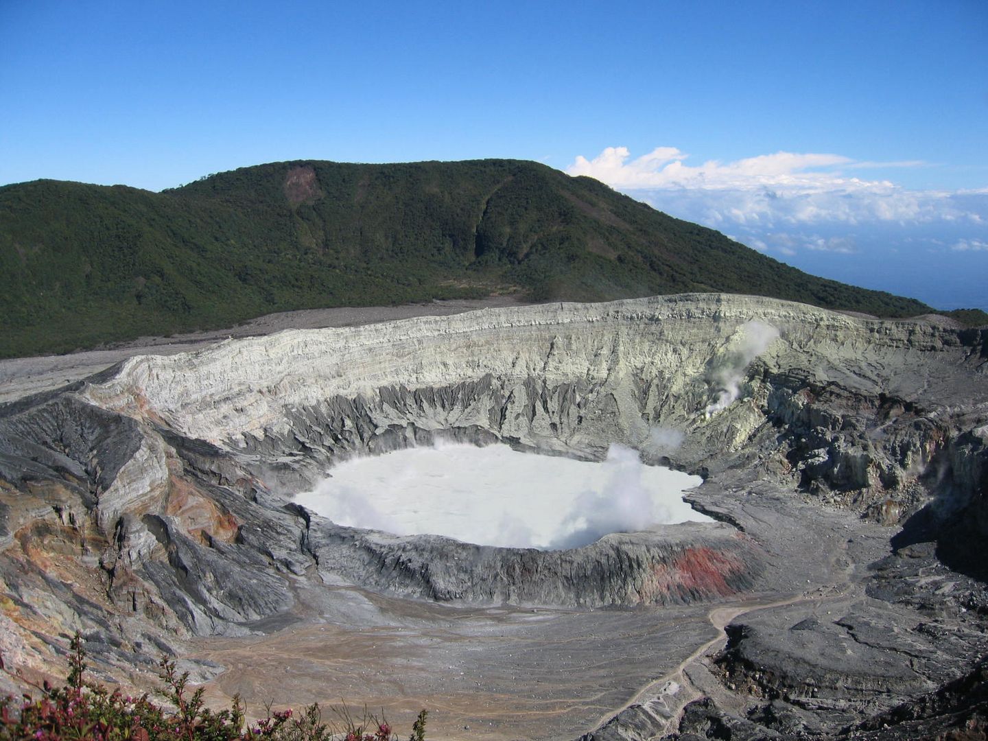 Vulkansee in Costarica