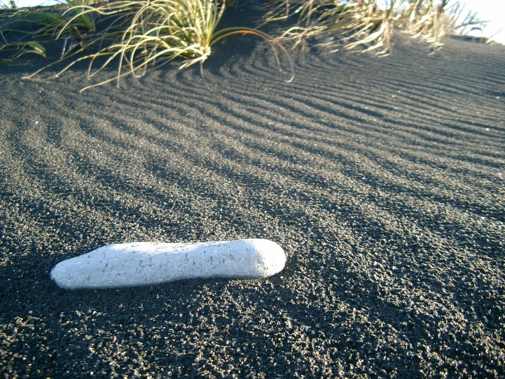 Vulkanstrand auf Neuseeland