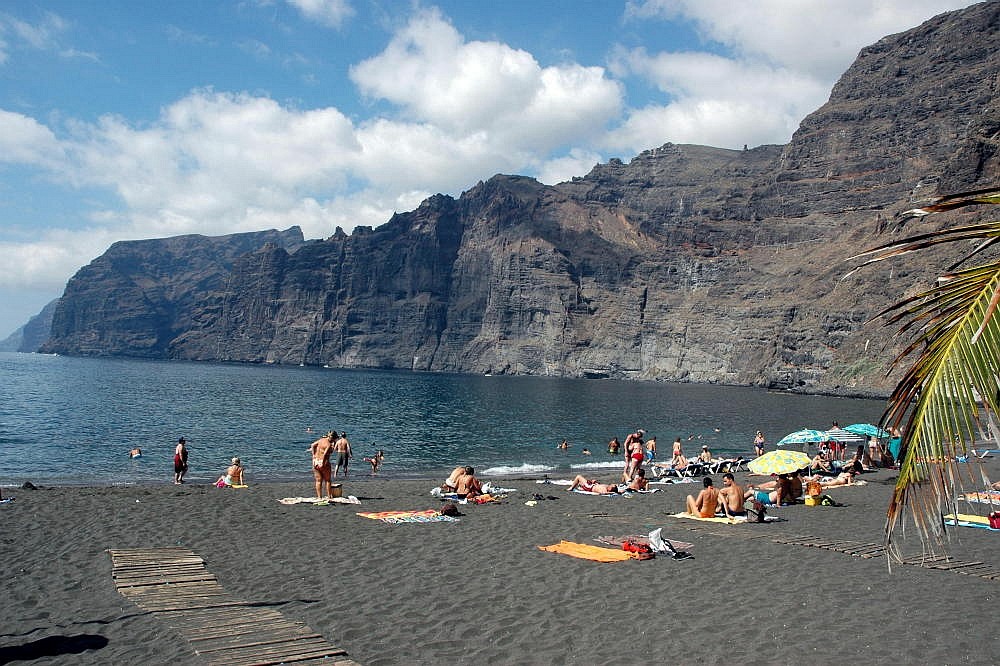 Vulkanstrand vor Los Gigantes