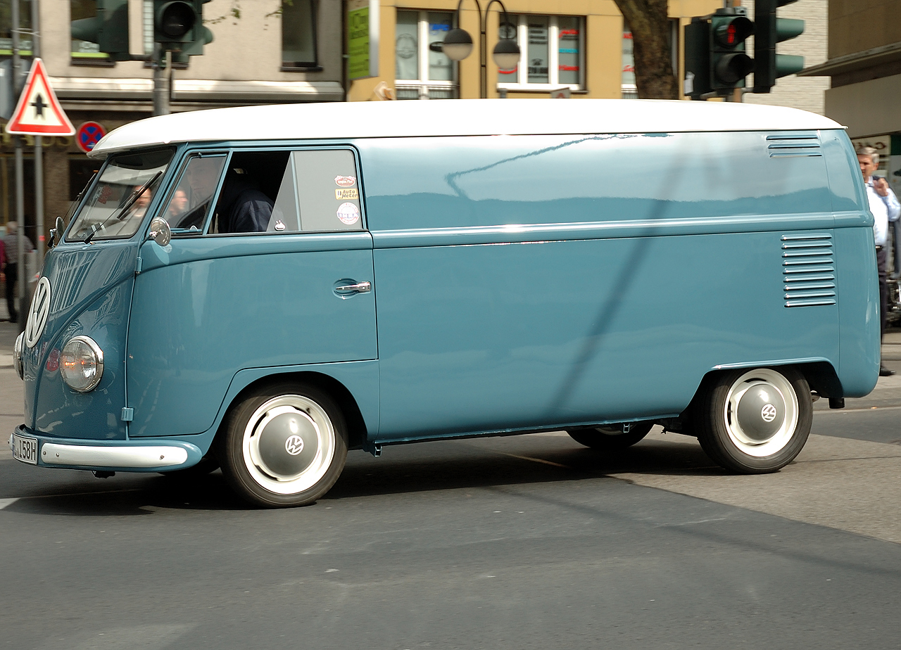 VW Bulli auf der Nord-Süd-Fahrt