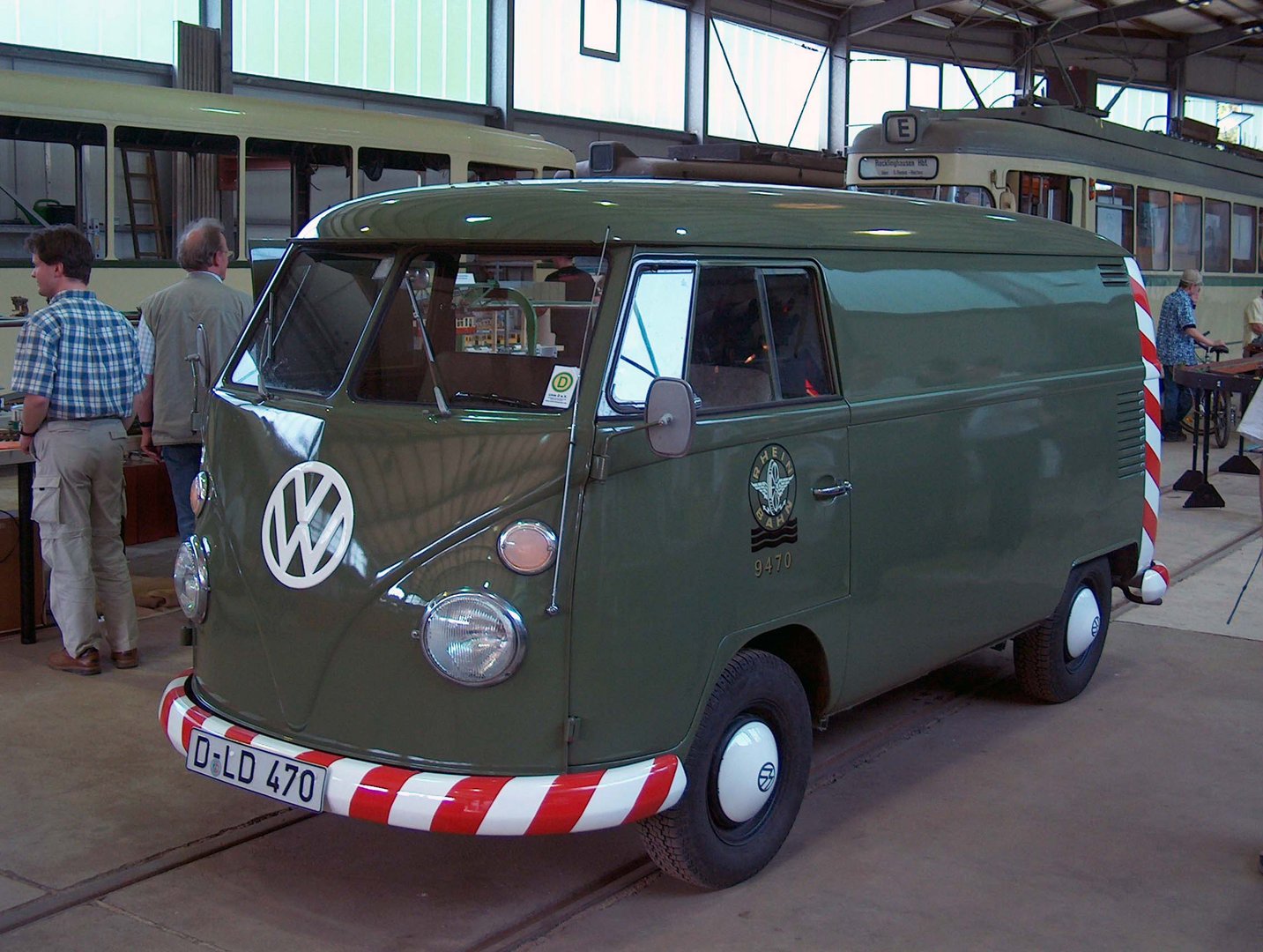 VW Bus der Rheinbahn