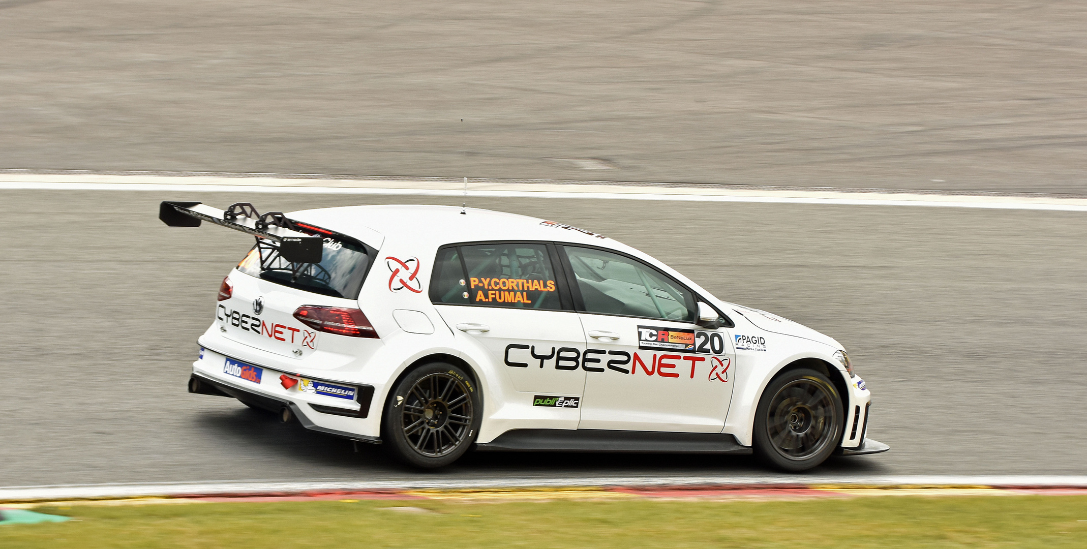 VW Golf TCR 