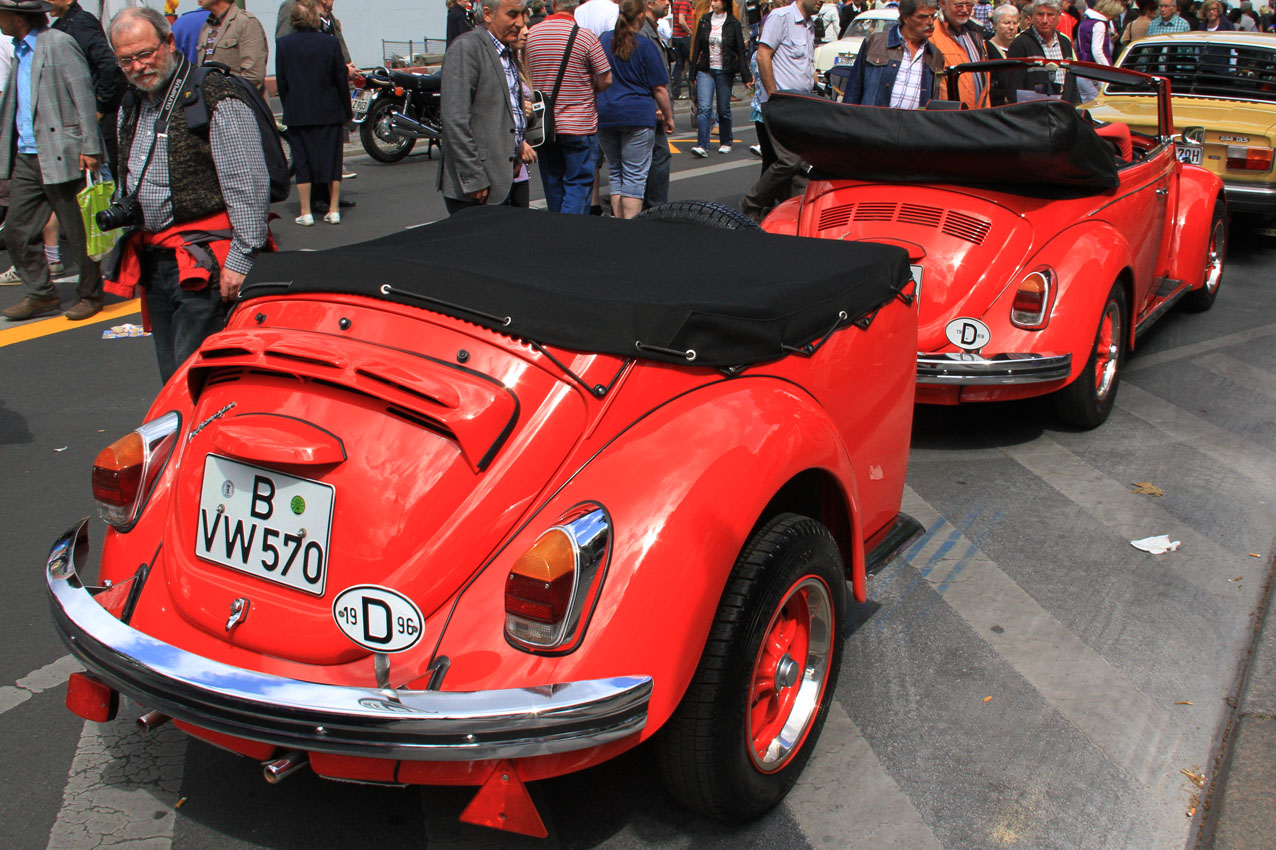 VW Käfer Cabrio mit Anhänger