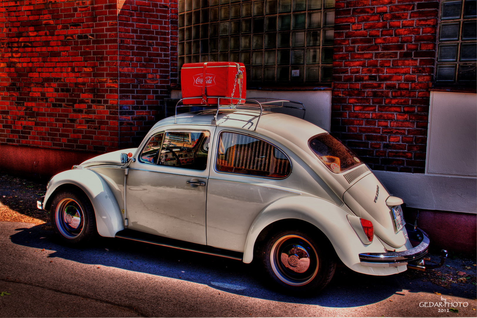 VW Käfer und die Coca Cola Box