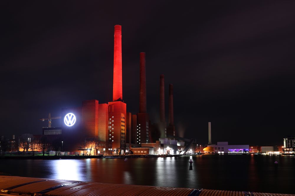 VW Kraftwerk und LOGO