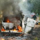 VW_Bus brennt in voller Ausdehnung