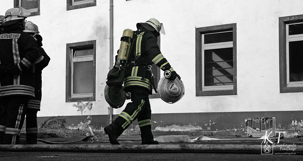 w o r k i n g firefighter