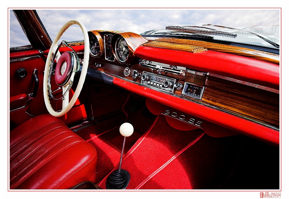 W111 300SE Cockpit