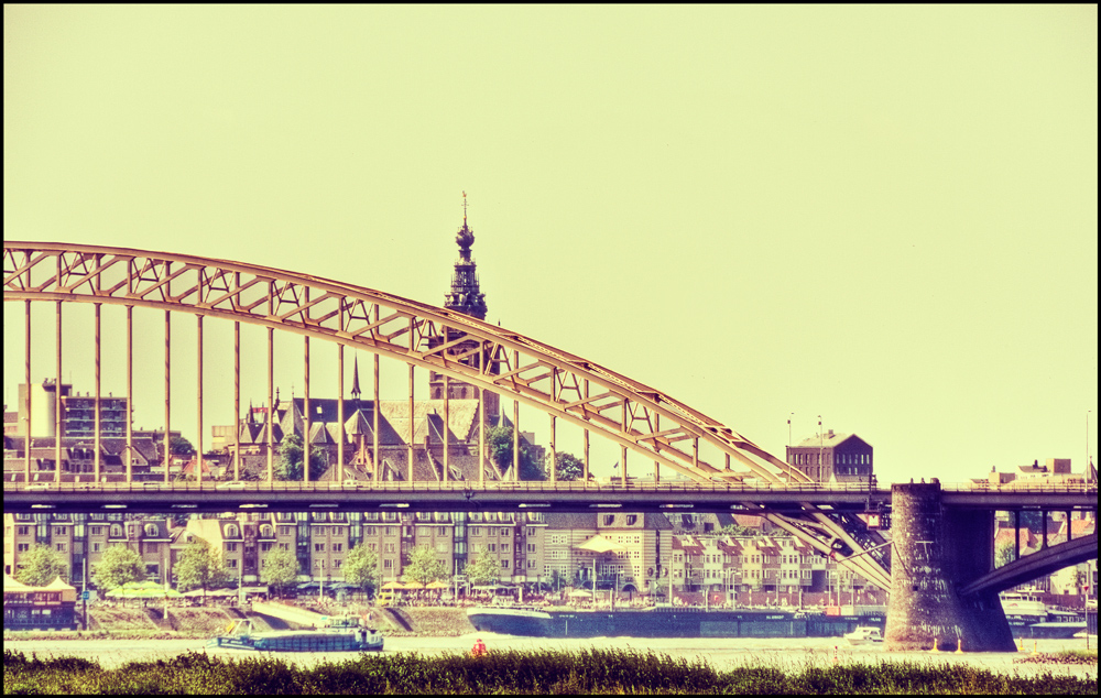 Waalbrücke bei Nijmegen