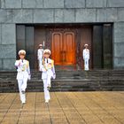 Wachablösung am Ho Chi Minh-Mausoleum 02