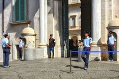 Wachablösung in Rom - Piazza Nationale