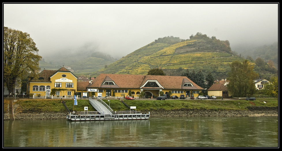 Wachau: Spitz im Oktober