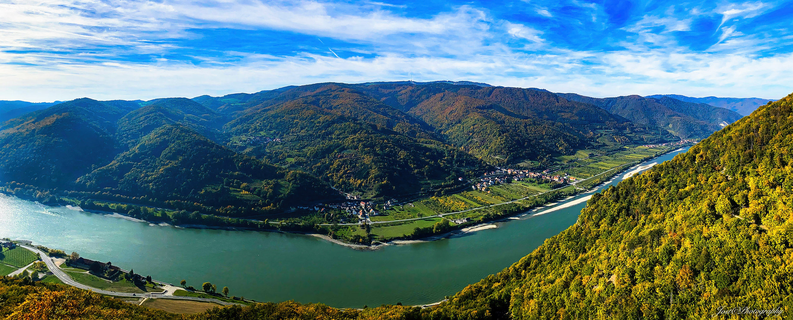 Wachaublick mit Donau ...