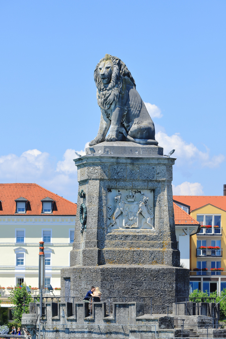 wachend am Hafen 