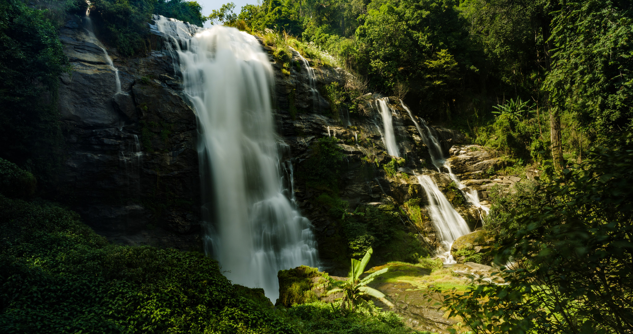 Wachirathan Wasserfall in Thailand