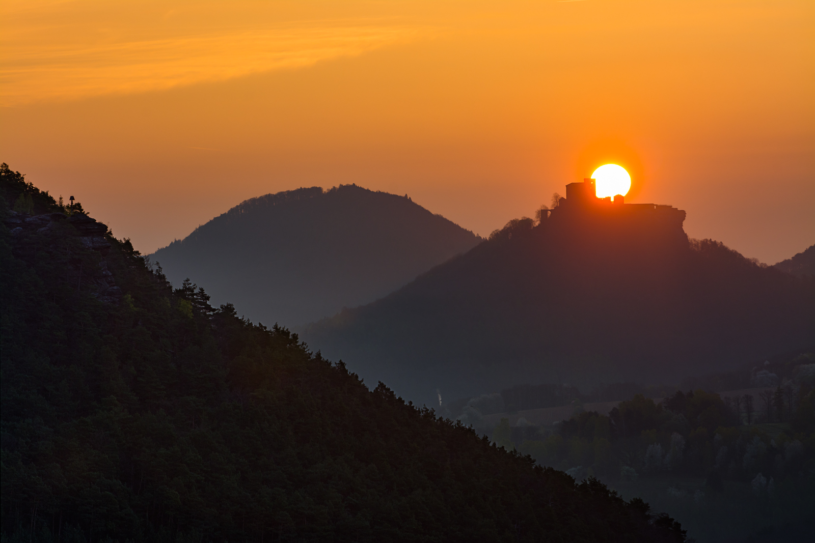 Wachtfelsen-/Trifelsblick