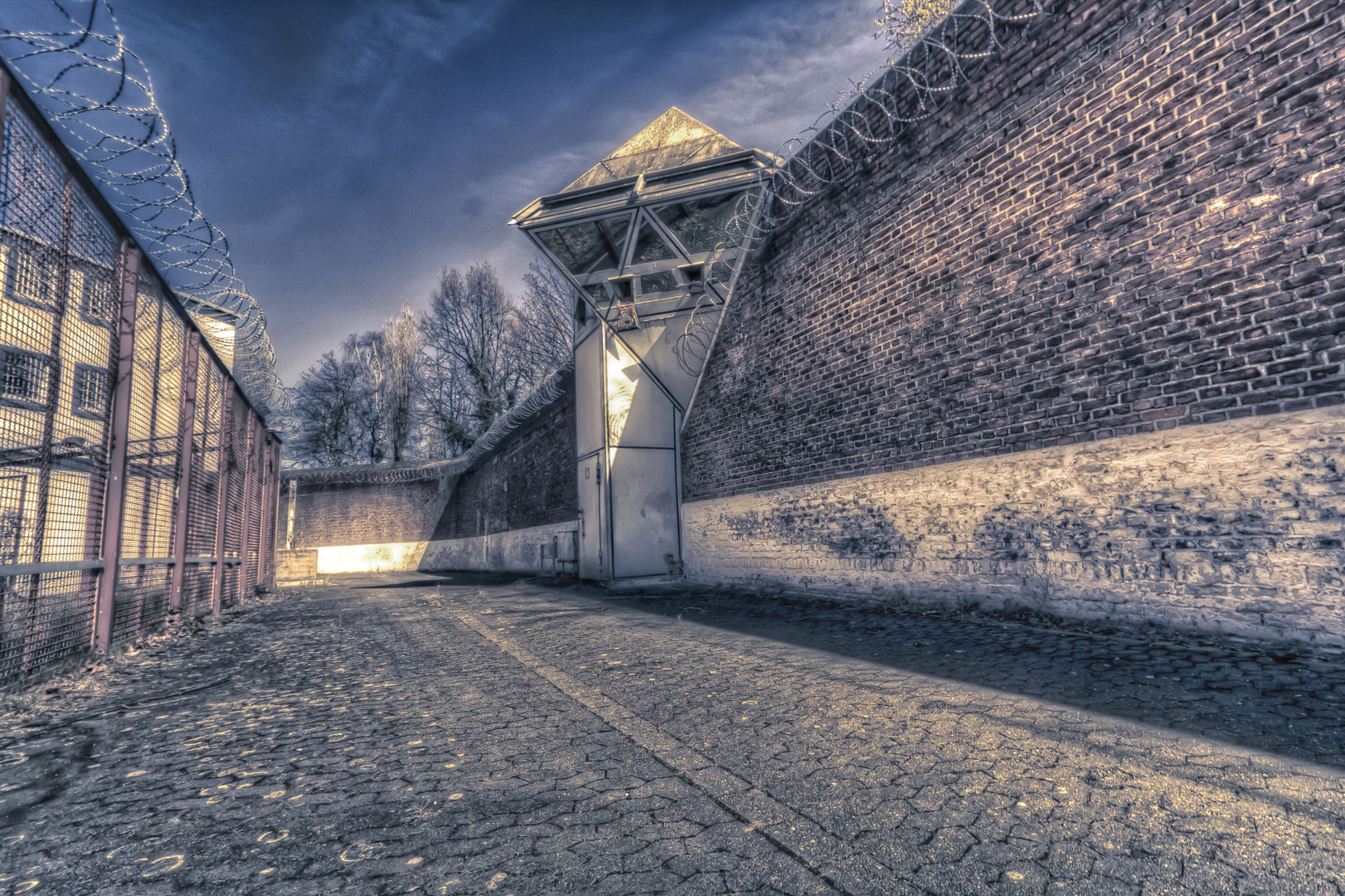 WACHTURM AUSENBEREICH Knast