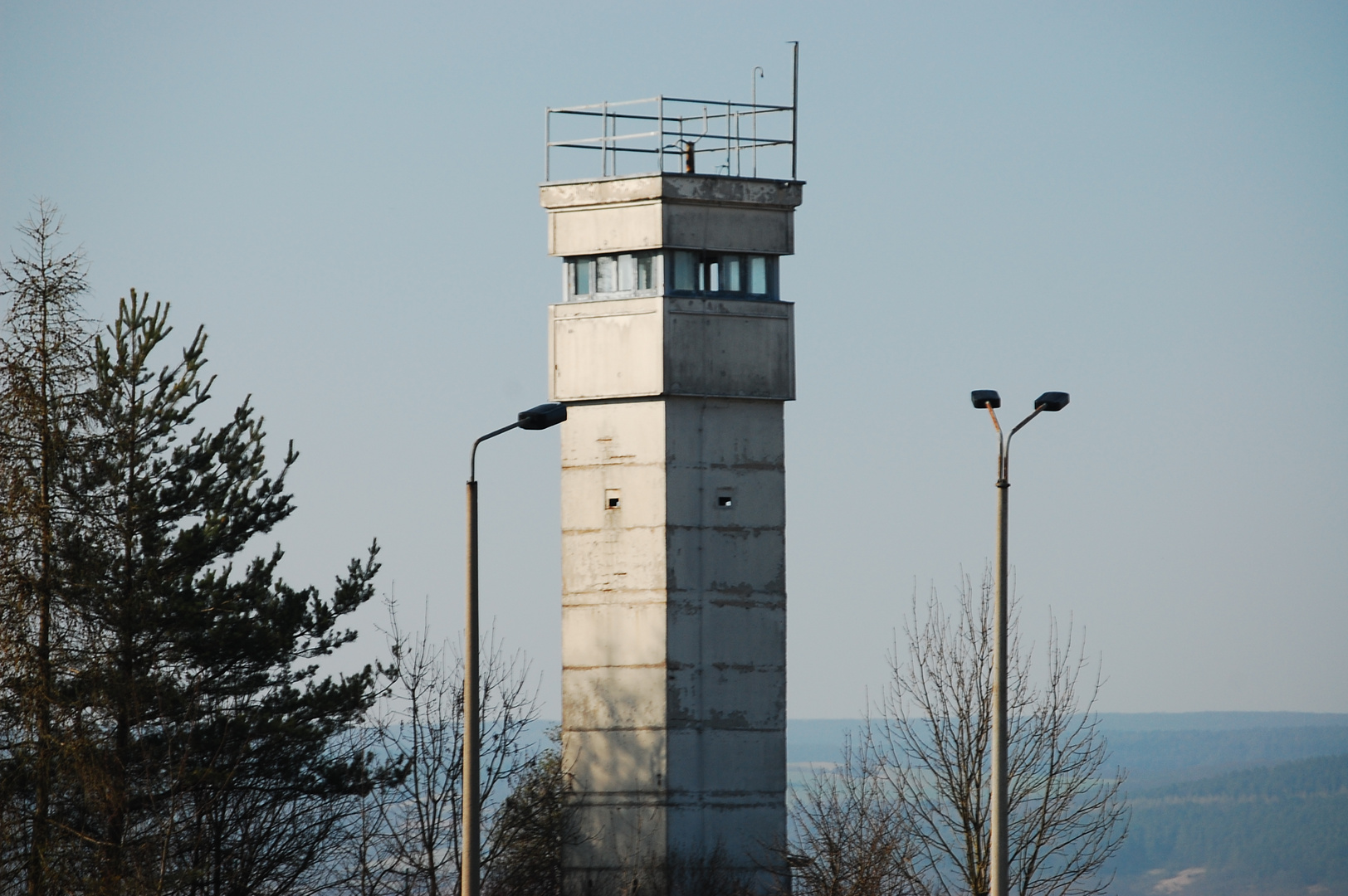 Wachturm der Grenztruppen in der ehemaligen DDR