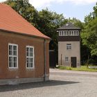 Wachturm und Kantine in Buchenwald.....