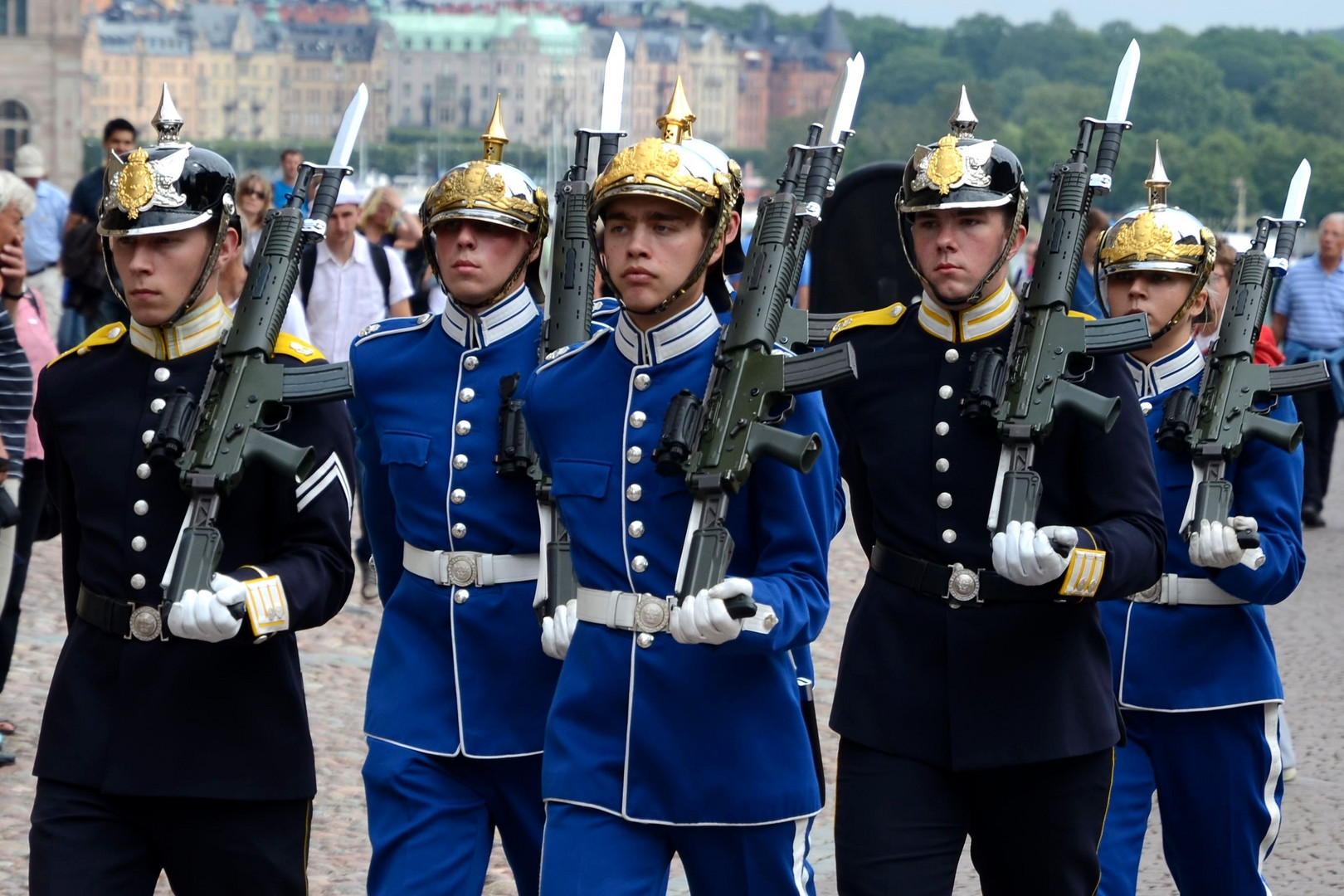 Wachwechsel am Schloss in Stockholm