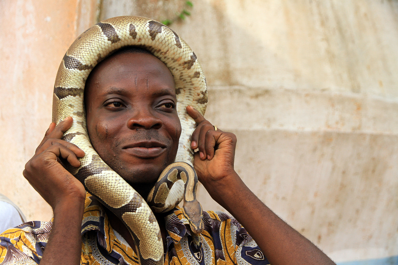 Wächter im Schlangentempel, Ouidah, Benin