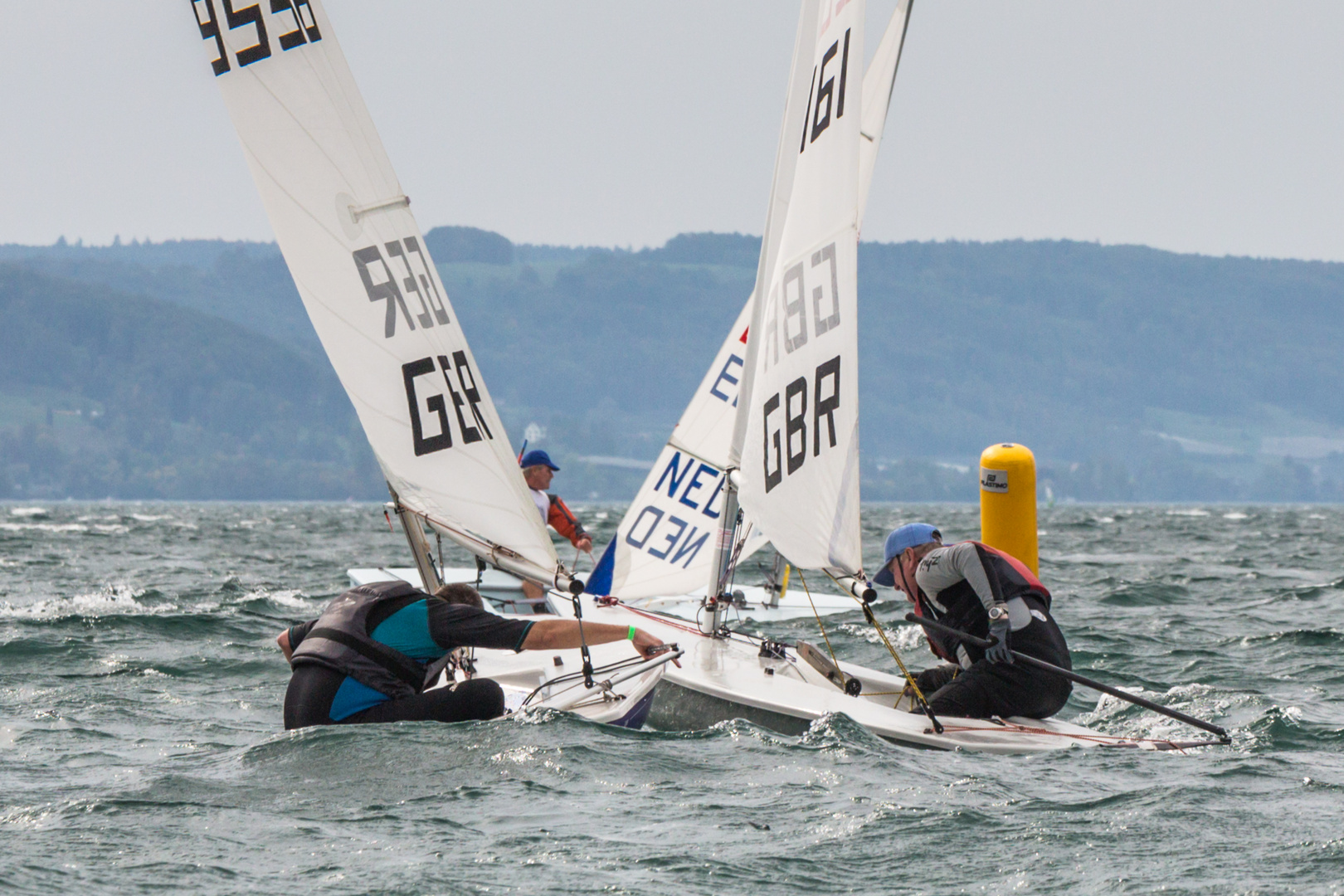 Während einer Regatta der Jollensegler auf dem Bodensee