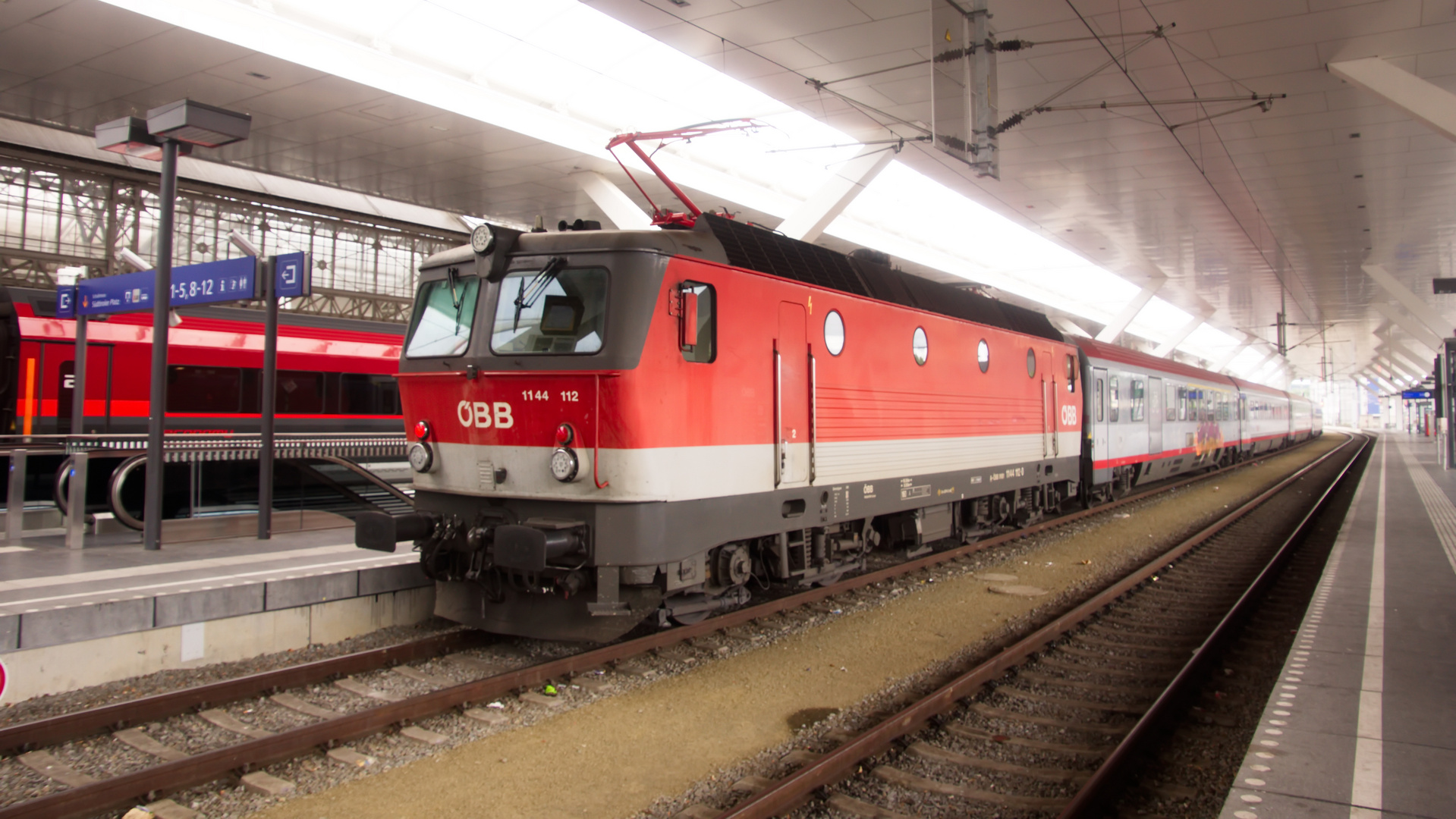 Während wir in Salzburg Hbf auf unseren Zug warteten....