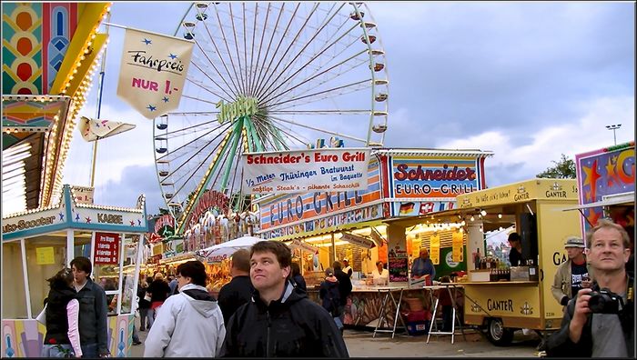 während zwei sich küssen....freut sich der Fotograph....und der 