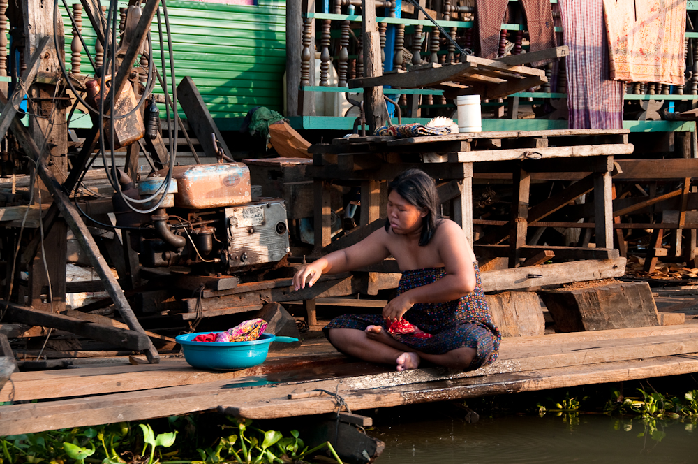 Wäsche waschen am Tonle Sap