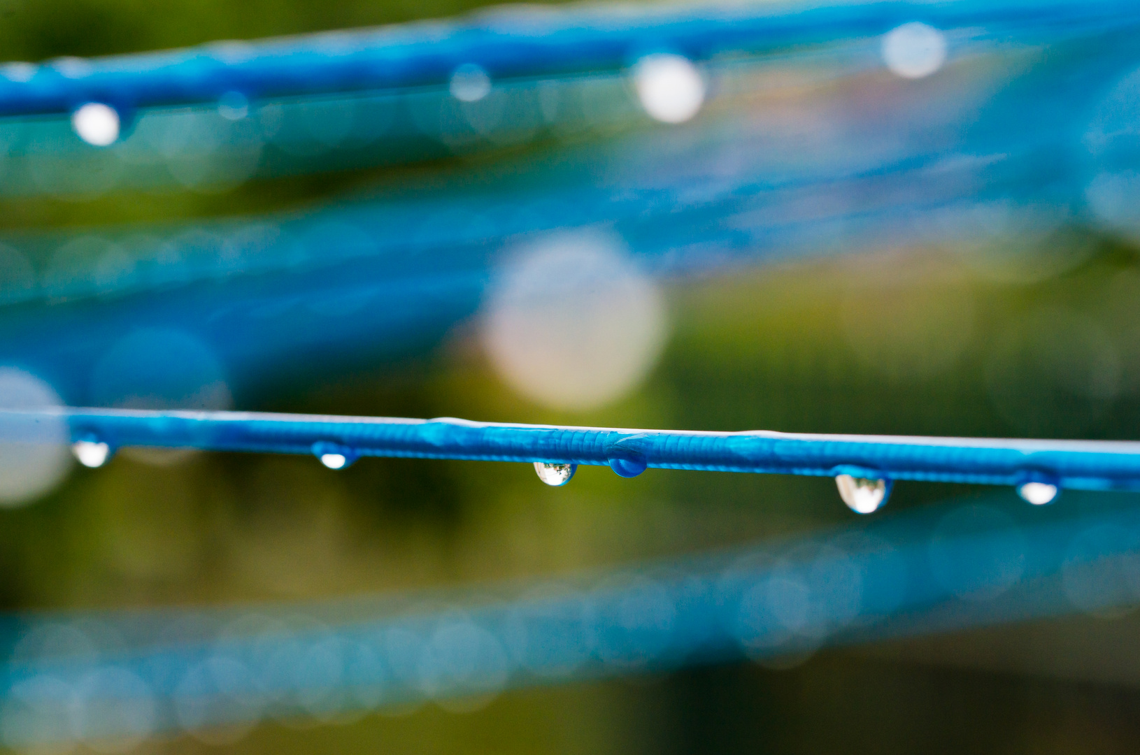 Wäschespinne im Regen