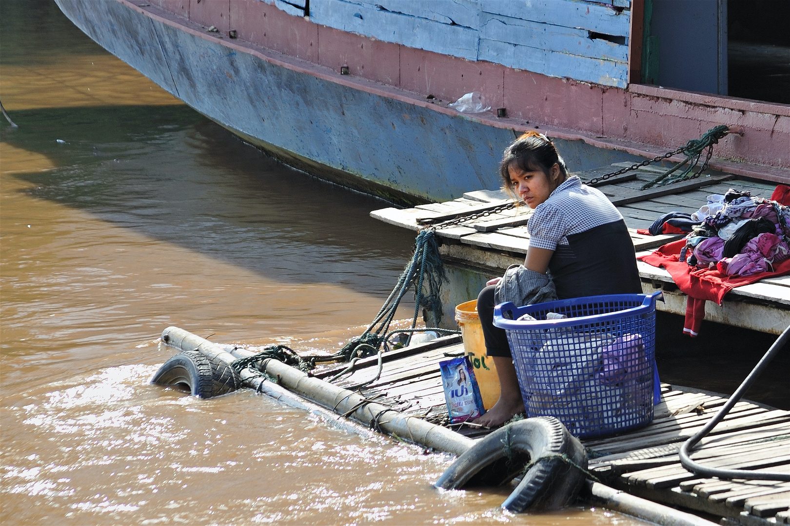 Wäschewaschen am Mekong