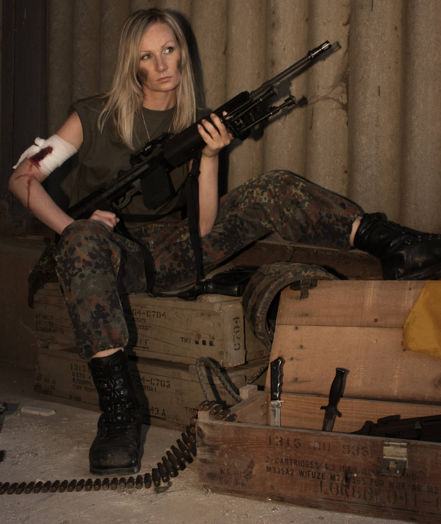 Waffen der Frau Foto & Bild portrait, portrait frauen, outdoor Bilder