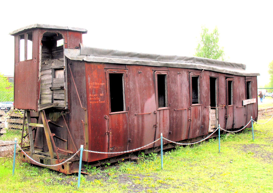 Waggon mit Bremserhäuschen ausgebremst