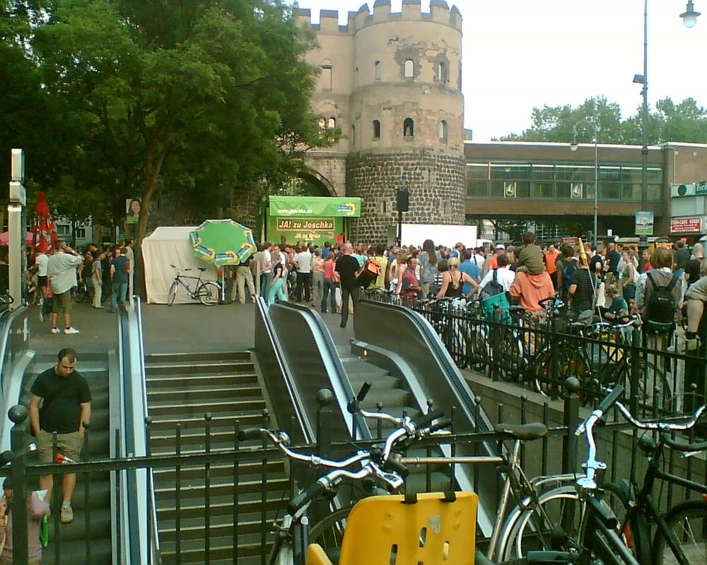 Wahlkampf in Köln - lang, lang ists her