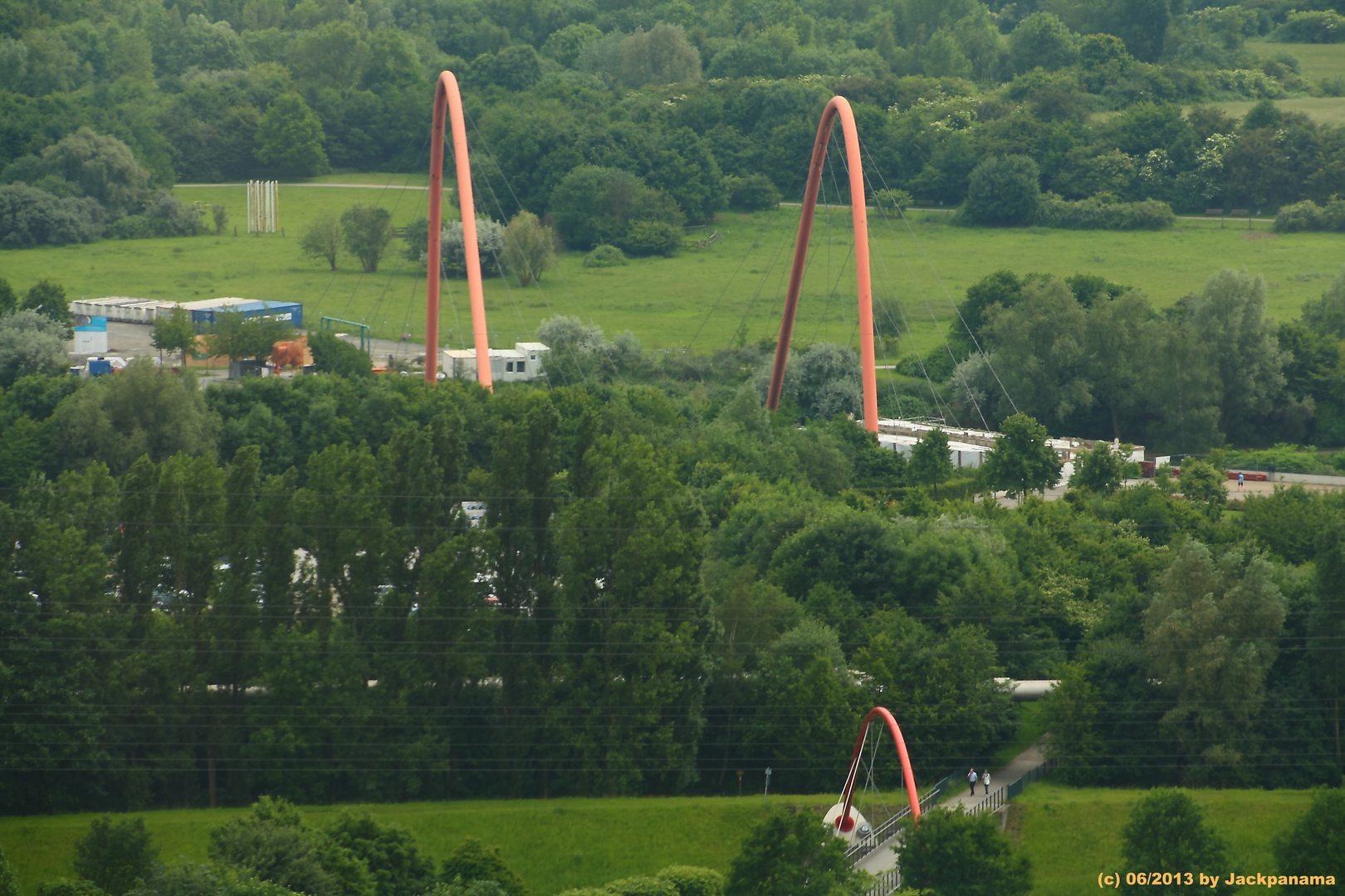 Wahrzeichen des Nordsternparks: Die Doppelbogenbrücke über den Rhein-Herne-Kanal