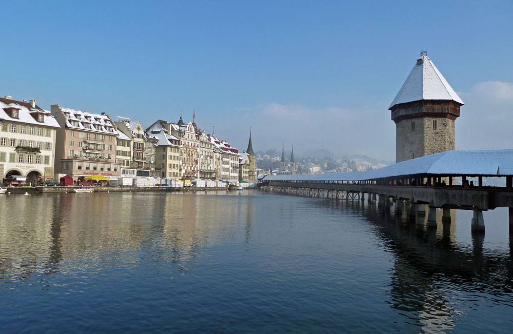 Wahrzeichen von Luzern im Winterkleid