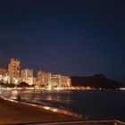 Waikiki Beach bei Nacht