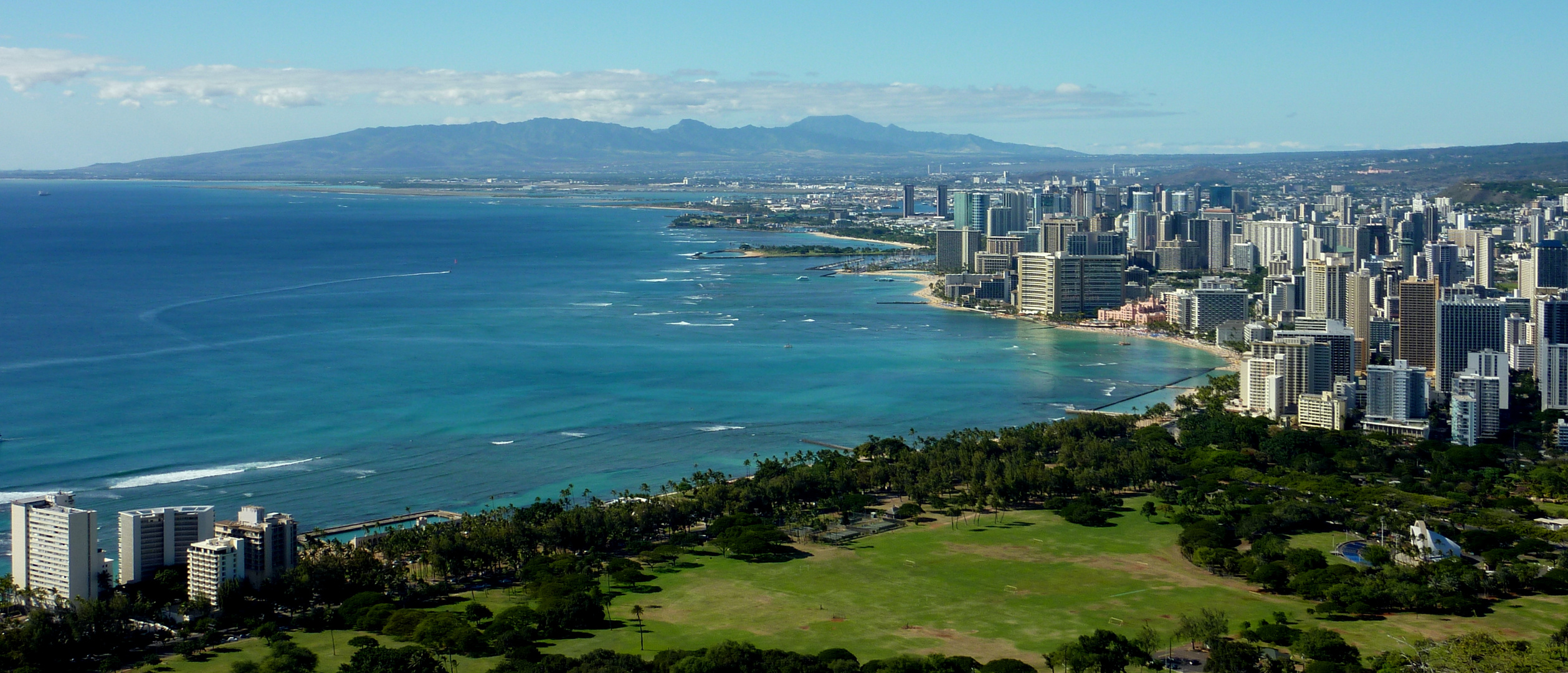 Waikiki Beach view from Diamond Head mountain.. Oahu Island, Hawai'i..