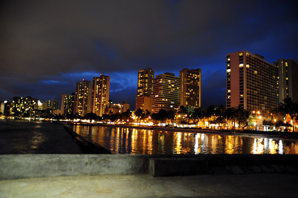 Waikiki bei Nacht