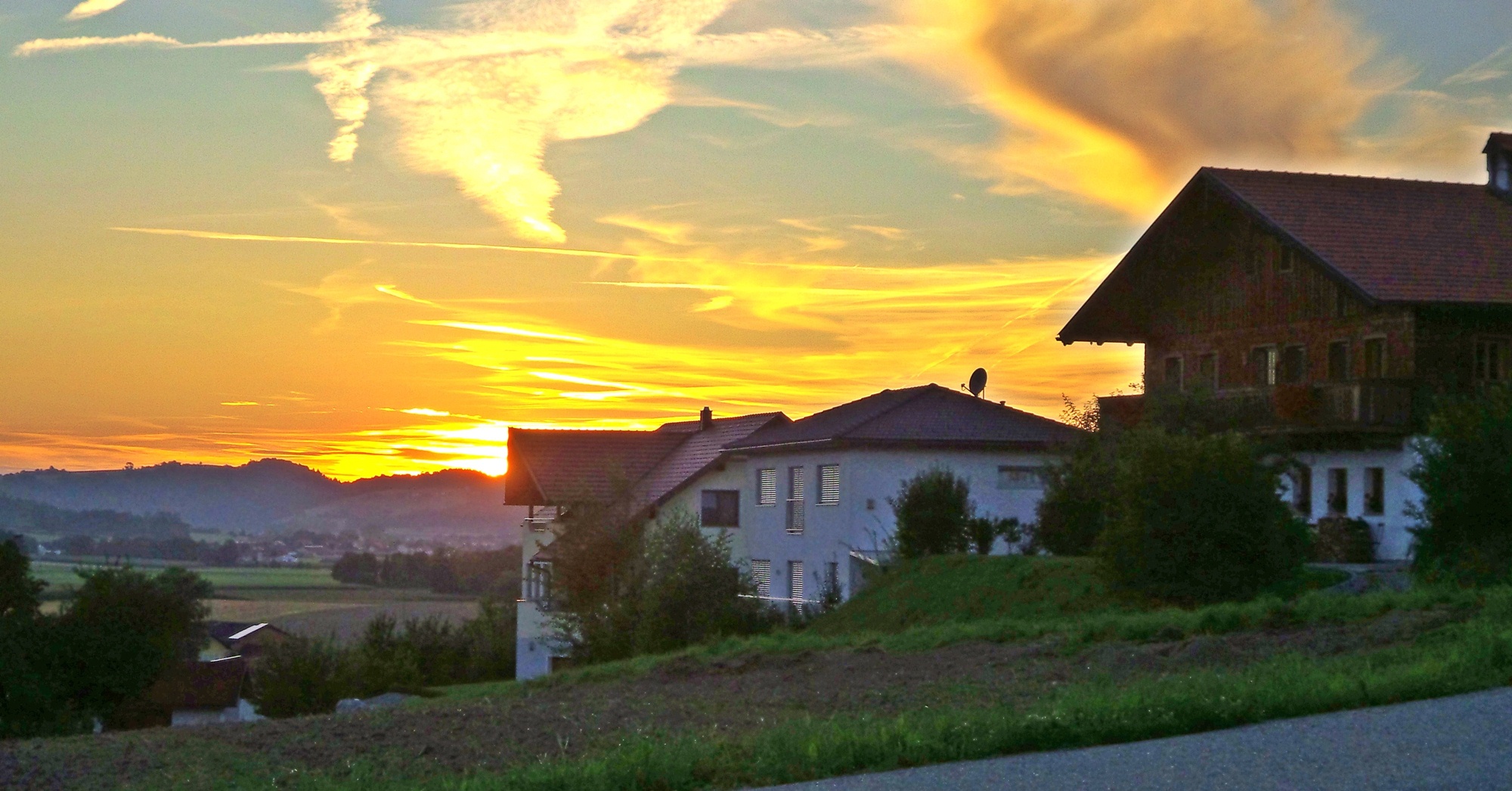 Waizenkirchen - Umgebung - Sonnenuntergang vor Peuerbacher Hügel
